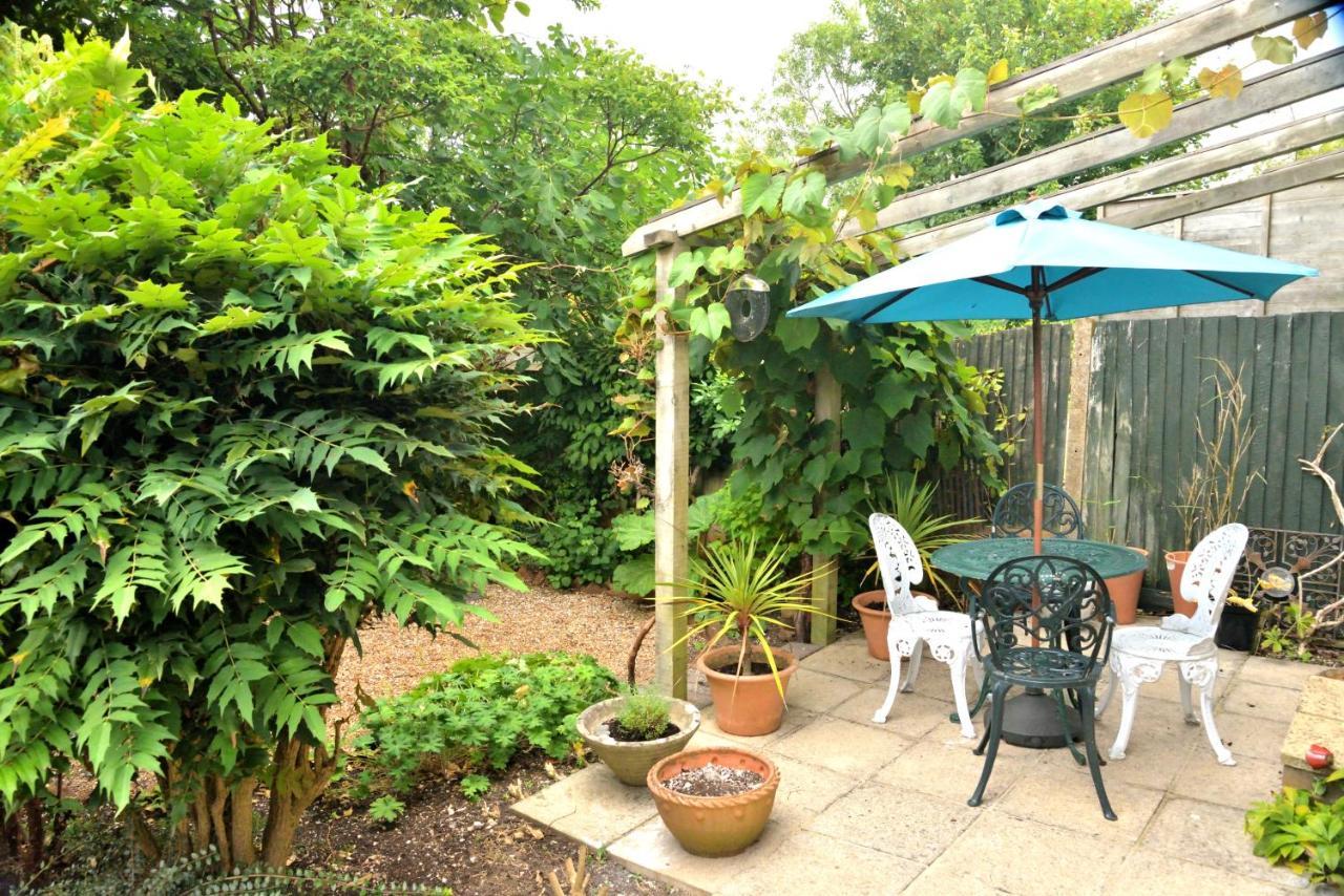 הוילה ניו אלרספורד Cosy House, A Train Spotter'S Delight! מראה חיצוני תמונה